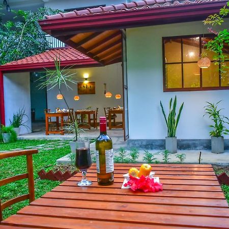 Onera Villa Хіккадува Екстер'єр фото