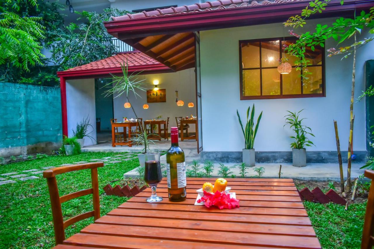 Onera Villa Хіккадува Екстер'єр фото